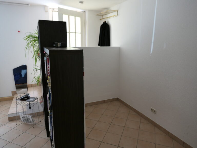 04Zum_Eingang-A